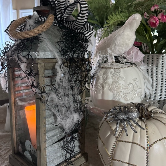 NEW! Spooky Halloween Bride & Groom Corpse Lantern Centerpiece - Picture 4 of 14